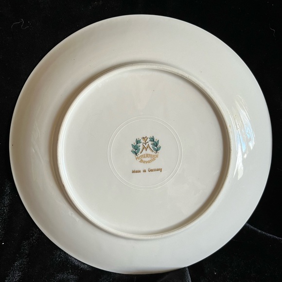Set of 3 vintage plates made in Germany. Different patterns for a vintage look - Picture 7 of 7